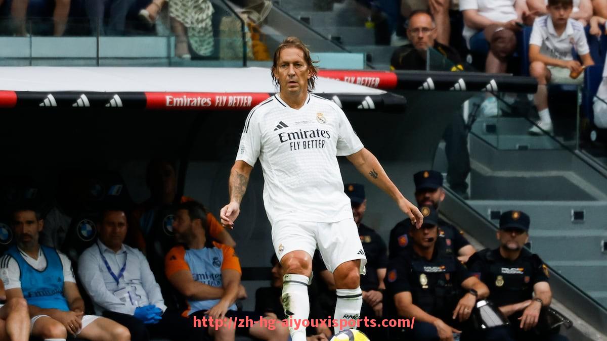 爱游戏体育官网-世俱杯历届赛事场均角球数的变化趋势比较研究