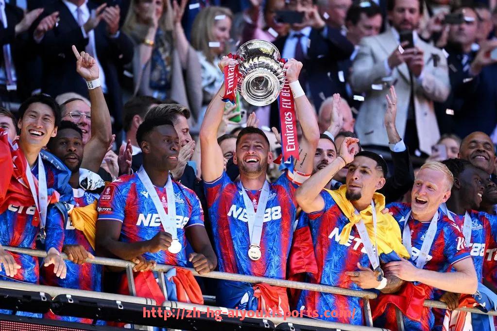 爱游戏体育官网-世俱杯半决赛焦点战前瞻，强队对决火花四溅